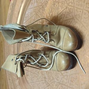Sorel Wedge Heel Lace Up Boots Tan Size 8
